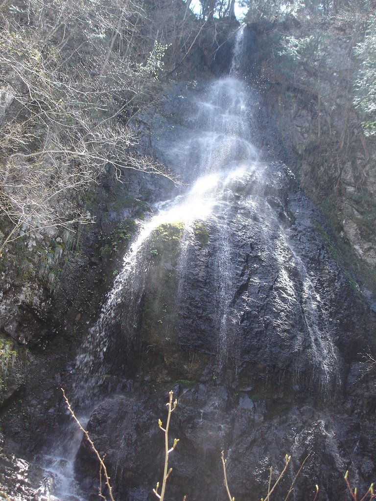 Sankyuu-waterfall 三休の滝 by k.kanaoka