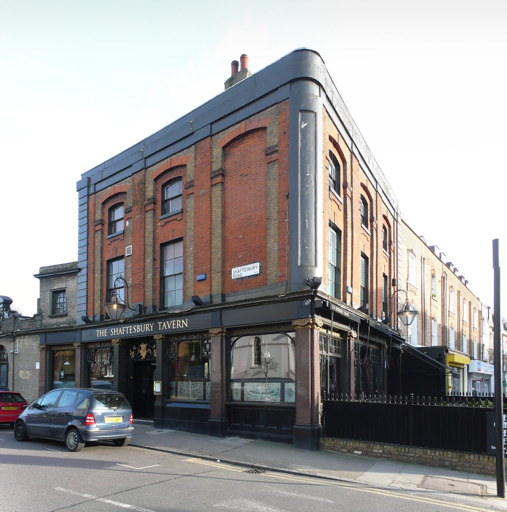 The Shaftesbury Tavern, Hornsey Road by N19±