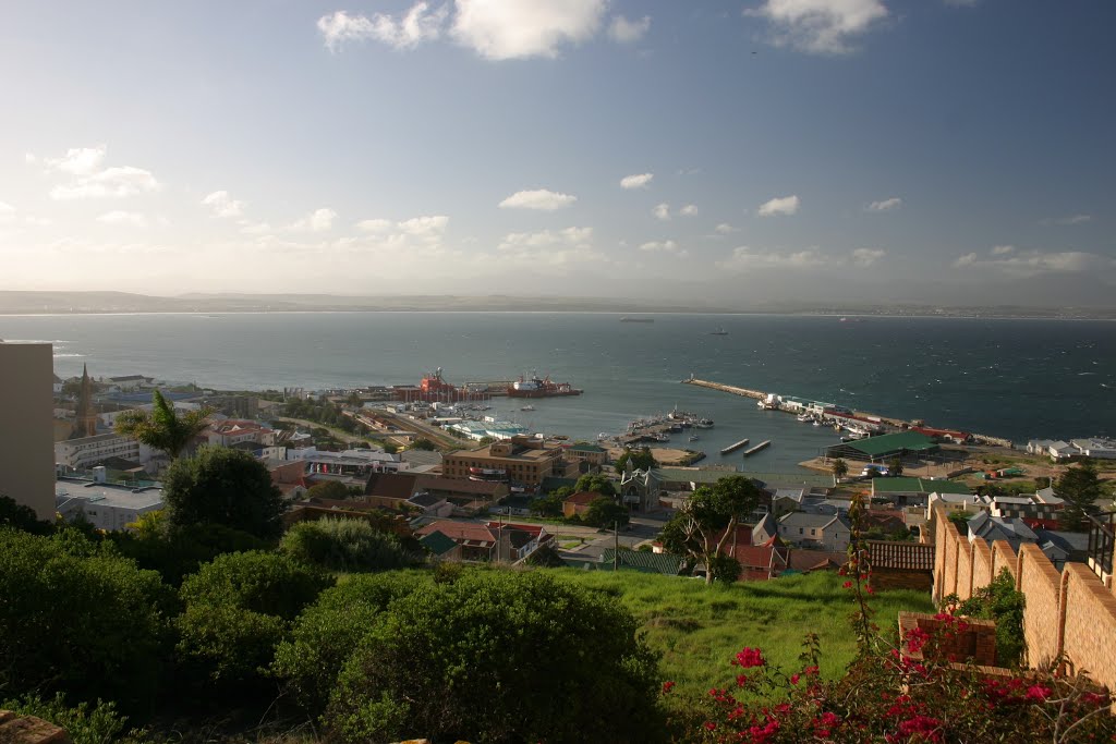 Garden-Route (2007-05) - View to Mossel Bay port by across.5.continents