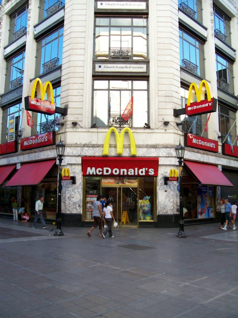 Mc Donald's peatonal Rosario by zwero