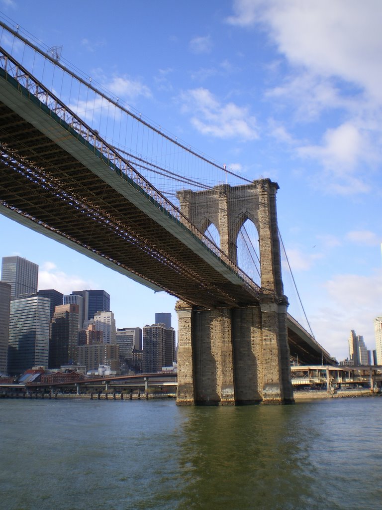 Brooklyn Bridge looking at Manhattan by Gareth.Stadden