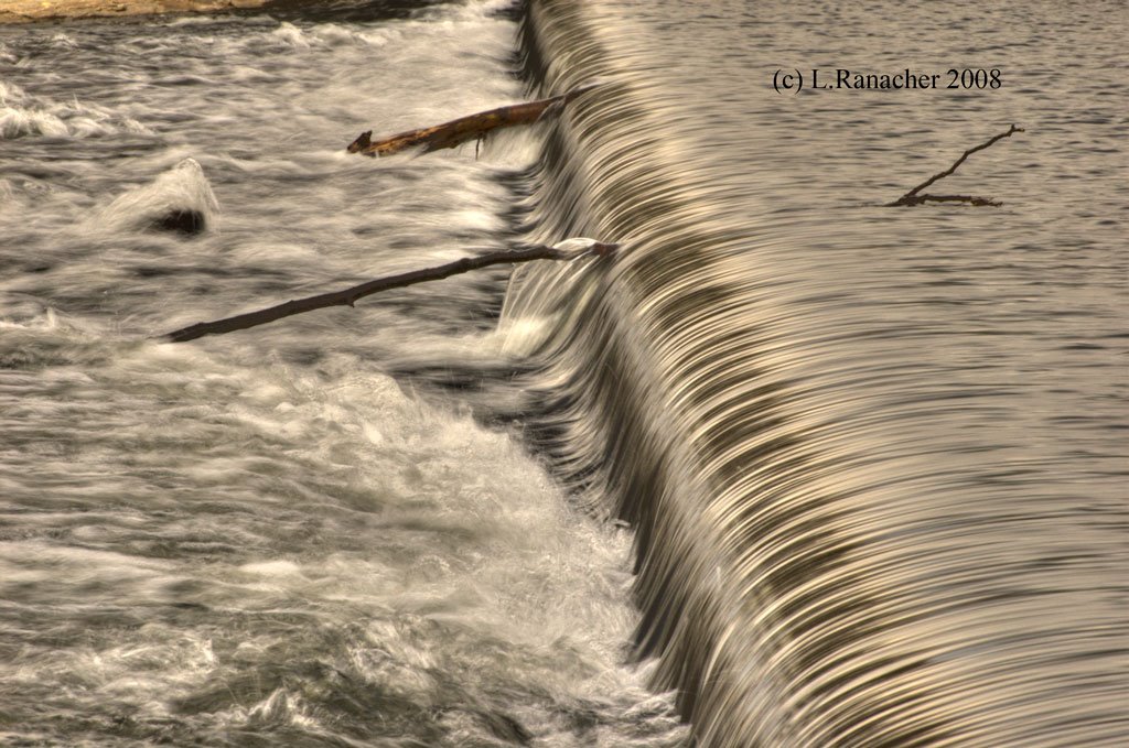 Das Muldenwehr in Glauchau/Sachsen by Lutz R