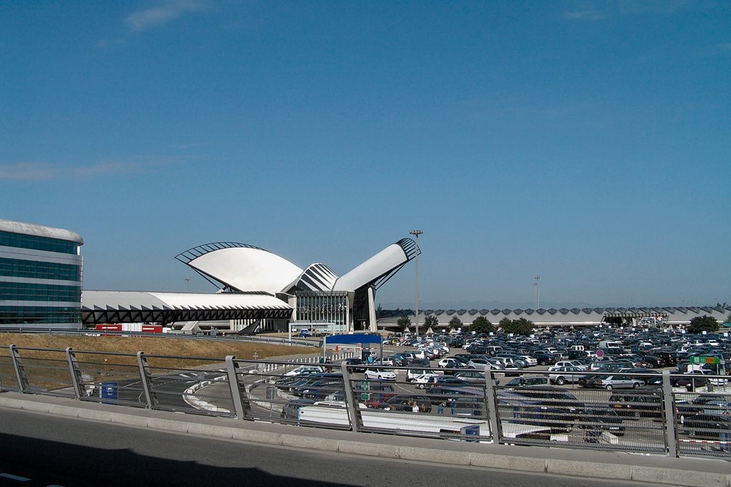 Aéroport de Lyon-St Exupéry by Lafraque