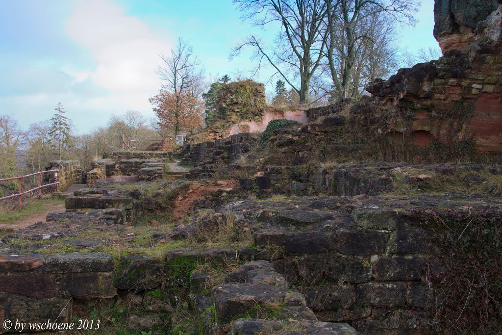 Die Burgruine Hohenburg by WESO