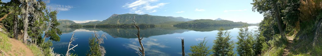 Lago Ñorquinco desde Senda a Cascada Coloco - Neuquén - Argentina [Panorama] by Marcelo Ois Lagarde