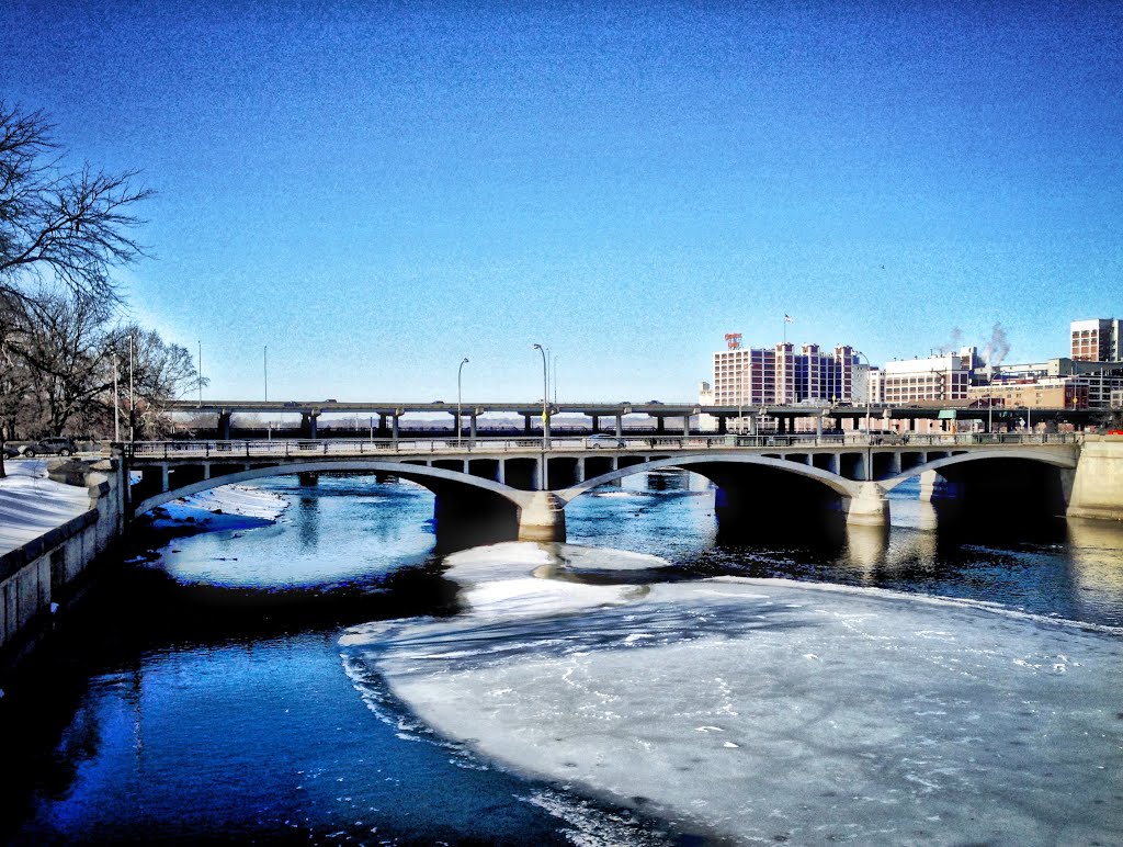 Historic 1st Avenue Bridge - Cedar Rapids, Iowa by KingHawkFan