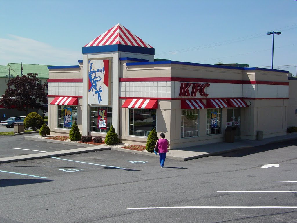 KFC in Breezewood, Pennsylvania by SchuminWeb