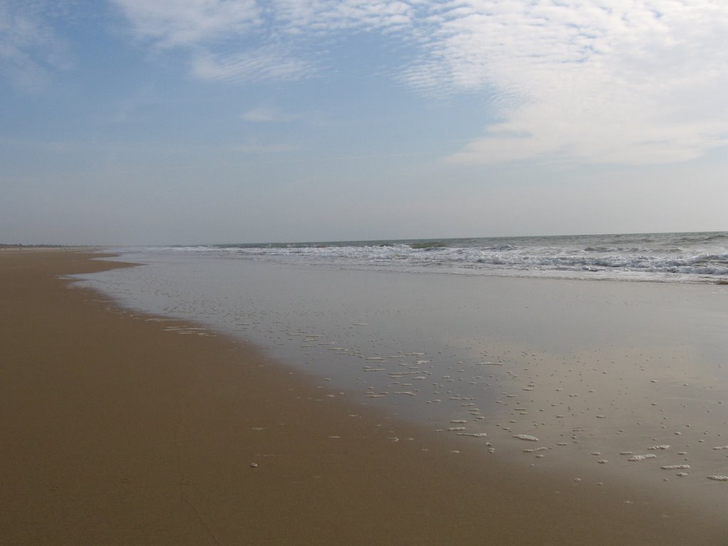 The beach in January by Robert Rotkirch