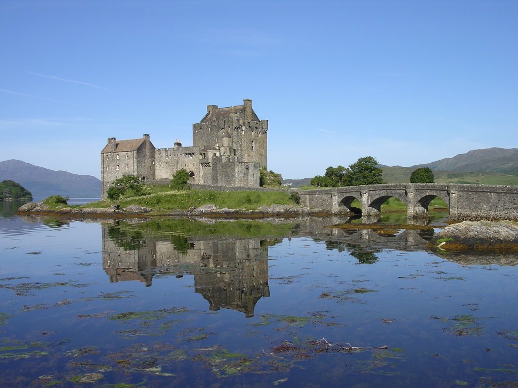 Eilean Donan Castle, Scotland by Klunk