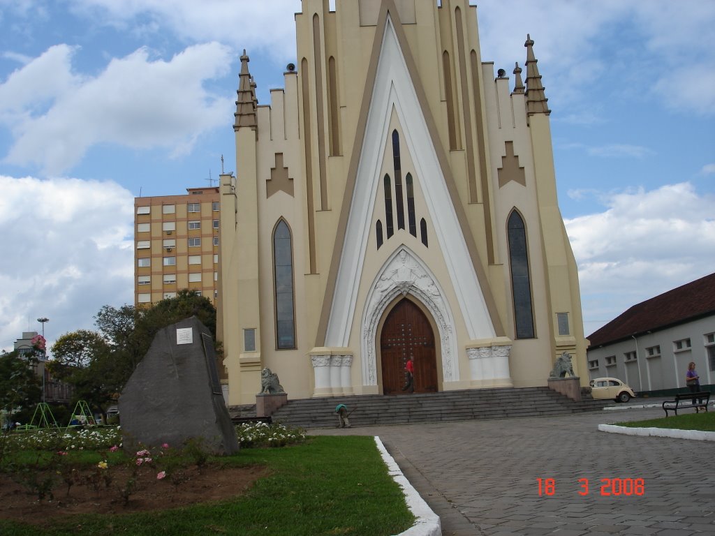 Igreja Cristo Rei, Bento Gonçalves - RS by Lombardi, Sergio