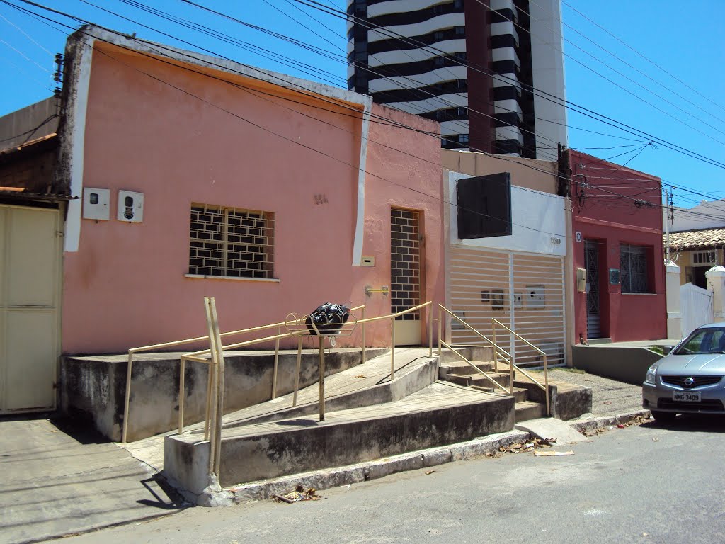 Avenida Aristeu de Andrade by Orlando de Almeida Calado