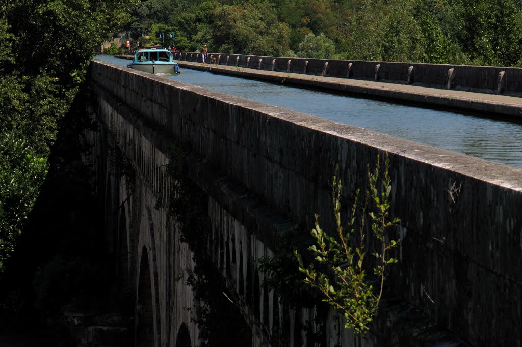 Canal de Garonne - Agen, Tarn-et-Garonne, Midi-Pyrénées, Francie 2009 by Canalous Guidemar