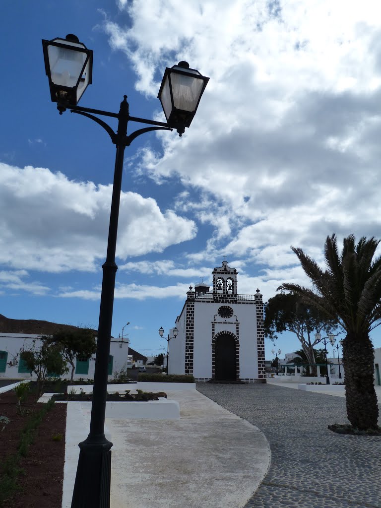 Parroquia del Santo Cristo de las Aguas by stevenvanValen+hannekeRolloos