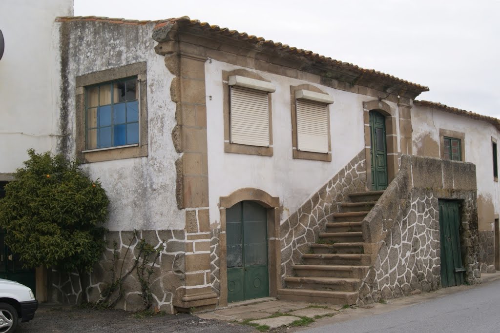 ALMENDRA - Almendra - CASA BEIRÃ by LUÍS A. D. LIBERAL