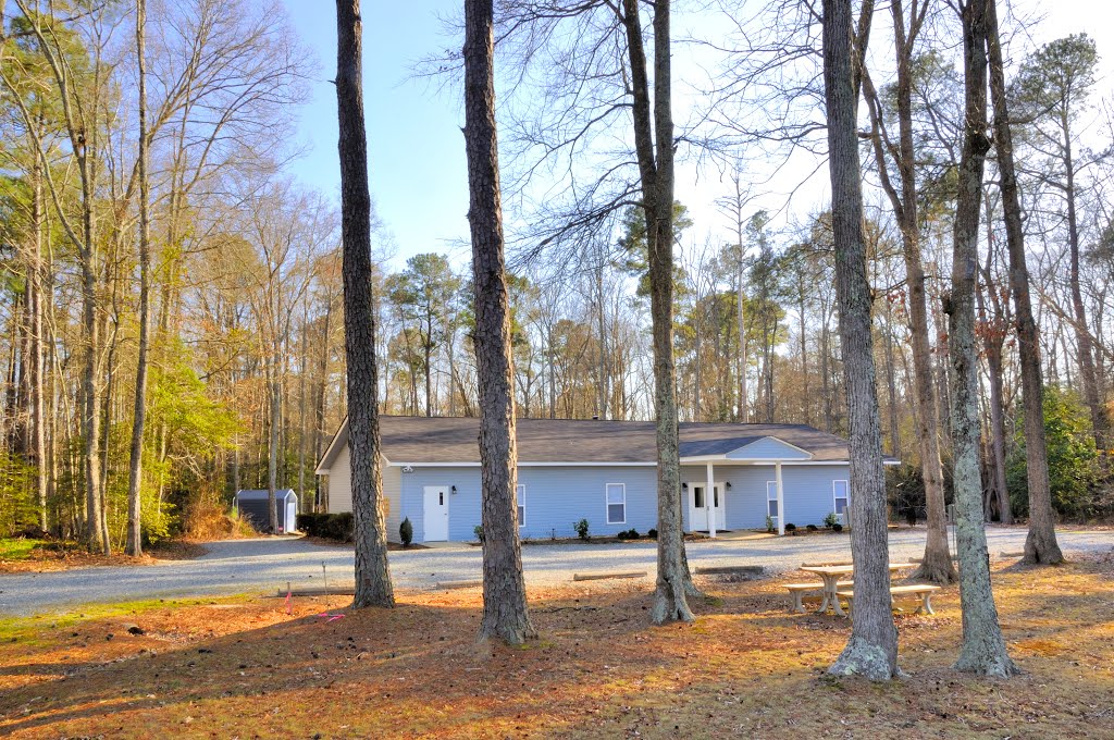 VIRGINIA: JAMES CITY COUNTY: WILLIAMSBURG: First Simple Church, 16401 Chickahominy Bluff Road (S.R. 645) as seen from John Tyler Memorial Highway (S.R. 5) by Douglas W. Reynolds, Jr.