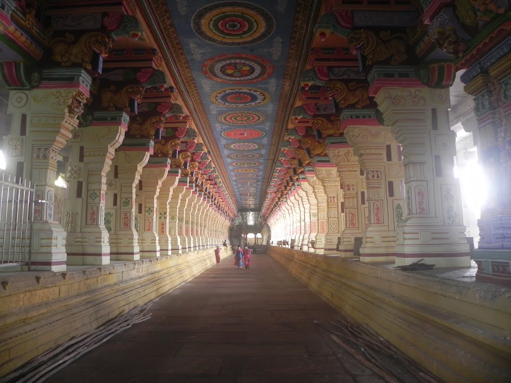 RAMESHWARAM RAMANATHASWAMY TEMPLE CORRIDOR by ALENDE DEVASIA