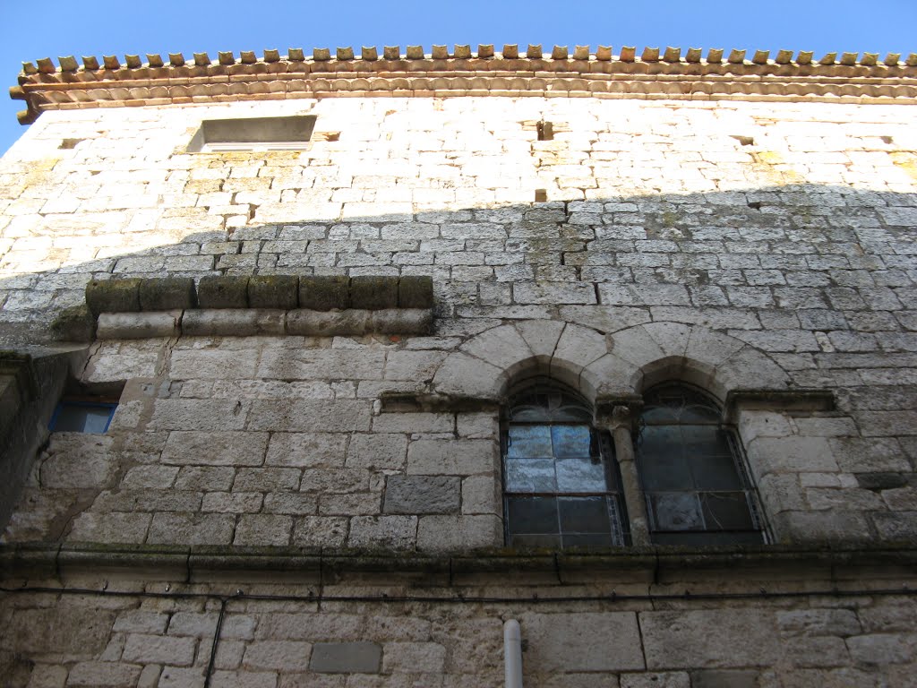 Castelnau-Montratier - Maison XIIIe s. by Laurent Guyard