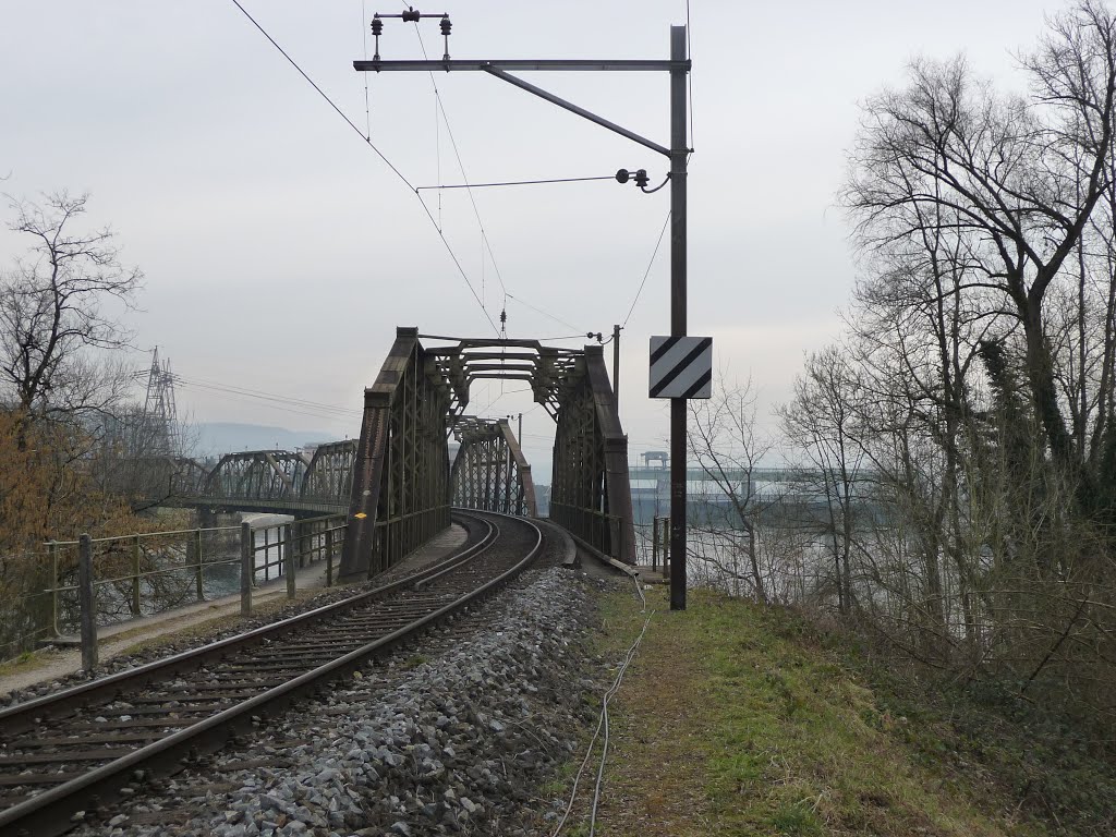 Fachwerkbrücke der SBB über die Aare by bienenritter