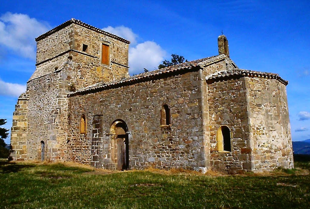 Montmelas-Saint-Sorlin - Chapelle Saint-Bonnet by Antoine Garnier