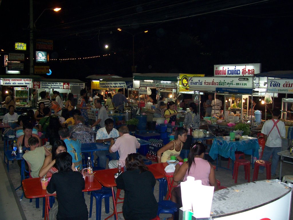 Food carts in Jomtien by scrabbleking