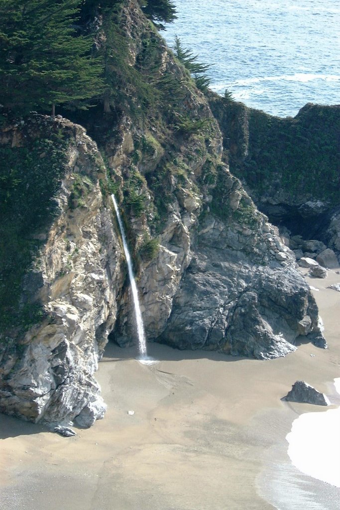 Mac way falls on hwy 1 by dafem