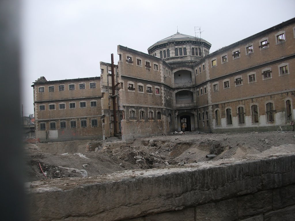 Ancienne prison saint paul lyon by Salomon BARZILAI & Jerome IBY