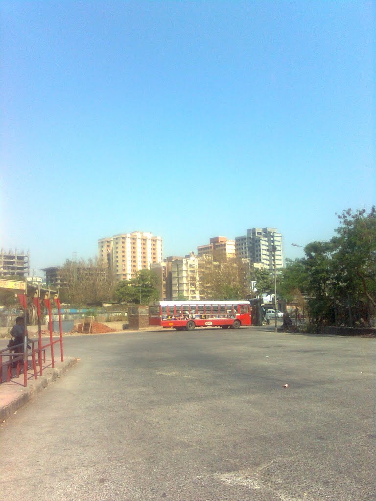 Ghatkopar Bus Turminus, Ghatkopar (E) by Nimish - Nitish