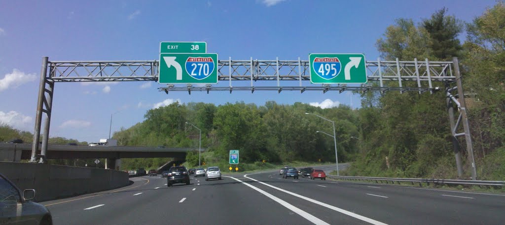 I-495/I-270 split, inner loop by SchuminWeb