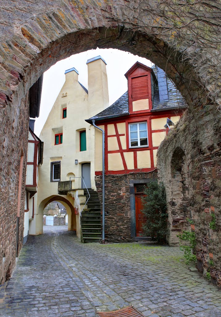 Malerischer Winkel in Fankel/Mosel by kurt Oblak