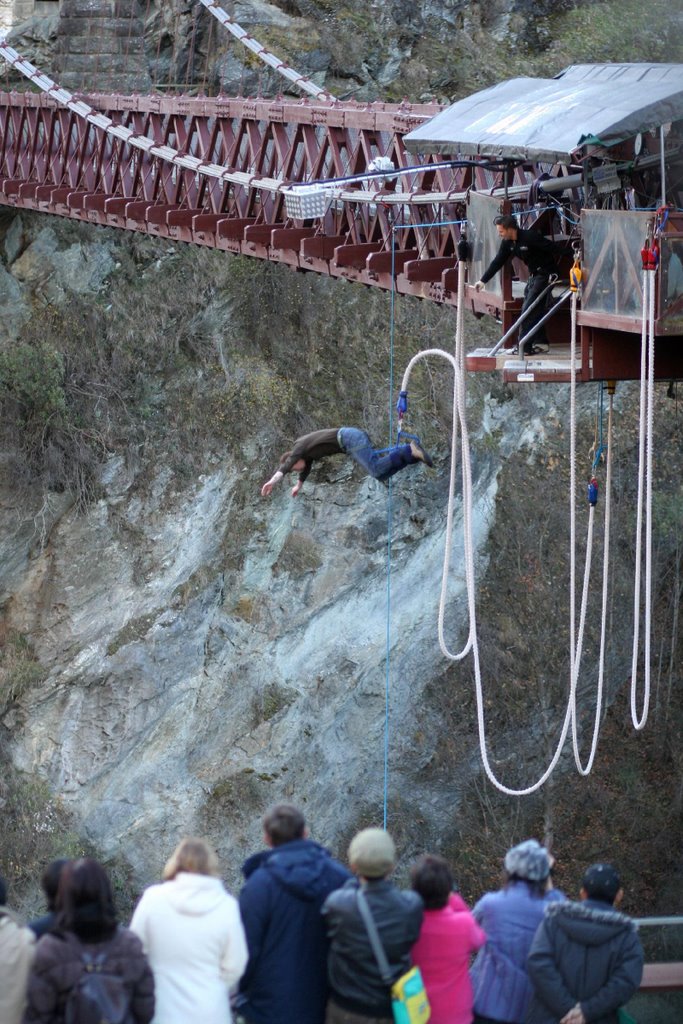 Bungy Jump in Queenstown by Mike P