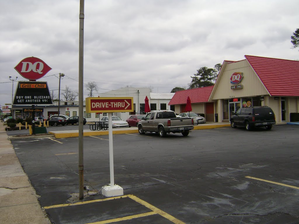 Dairy Queen, Ashley St., Valdosta (SW corner) by mriveraz