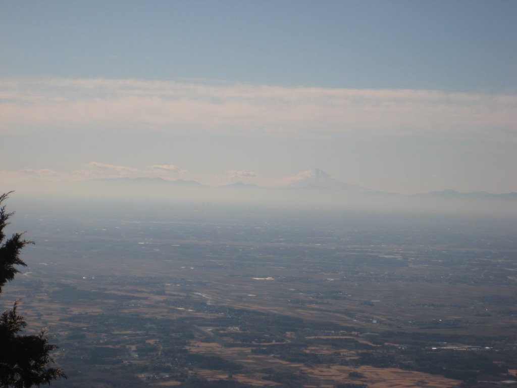 Fuji_mountain from Tsukuba_mountain(2008) by Md_Masood