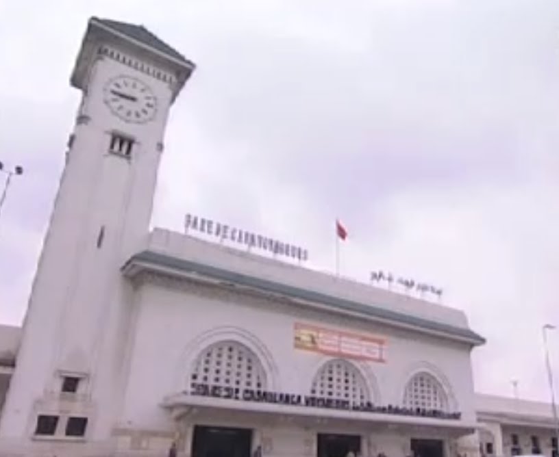 Casablanca: Gare Casablanca voyageurs by Mhamed Zarkouane