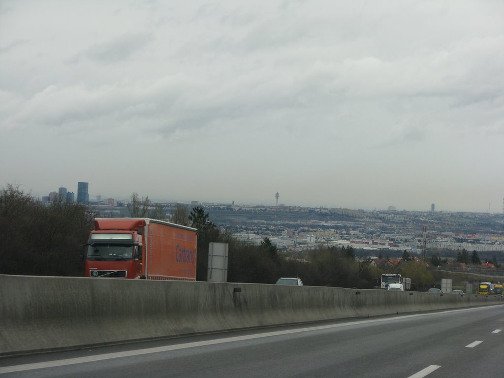 Wien from the highway by eminbk