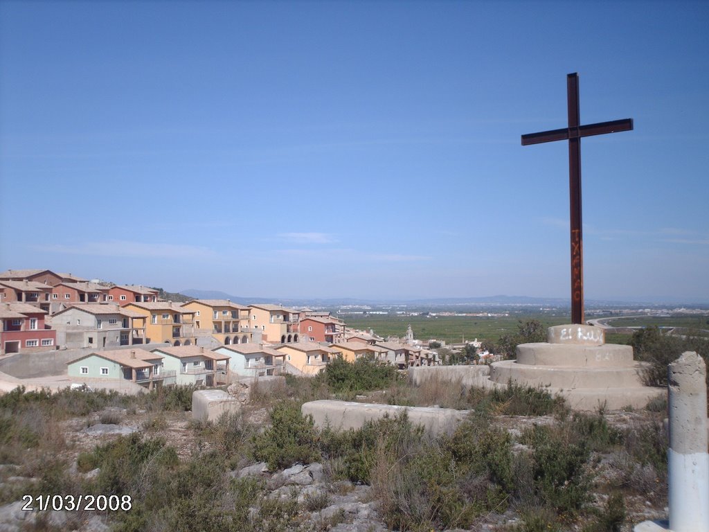 CRUZ DE HIERRO Y URBANIZACION BESANA GOLF by fengiber