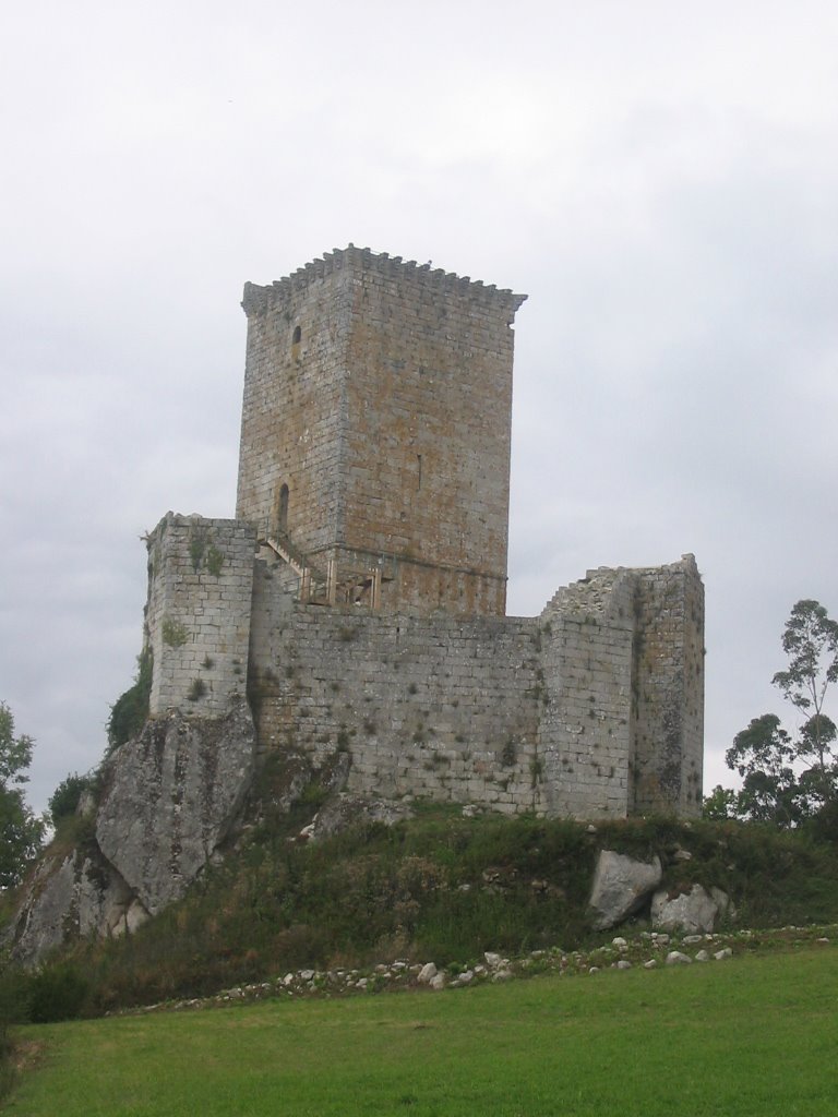 Castelo de Andrade by Juan Antonio Oliveir…