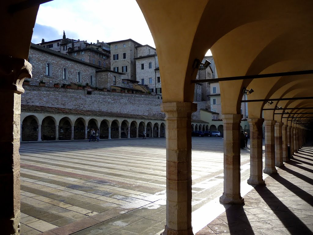 Piazza Inferiore di San Francesco - Assisi (PG) by Ilda Casati