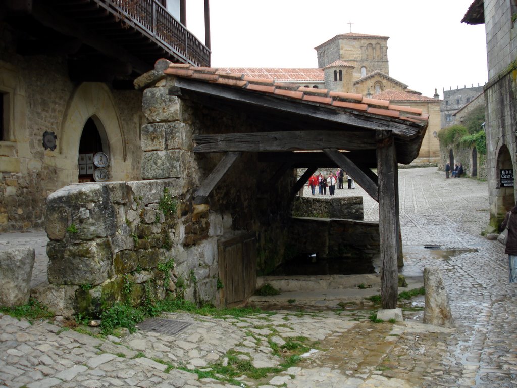 Cantabria, Santillana del Mar, Lavadero y Colegiata by cesarcriado