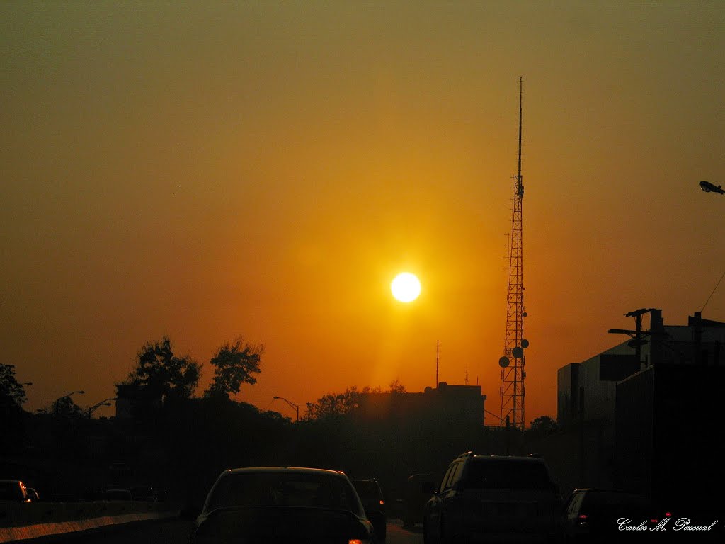 AMANECER EN EL EXPRESO. by Carlos M. Pascual