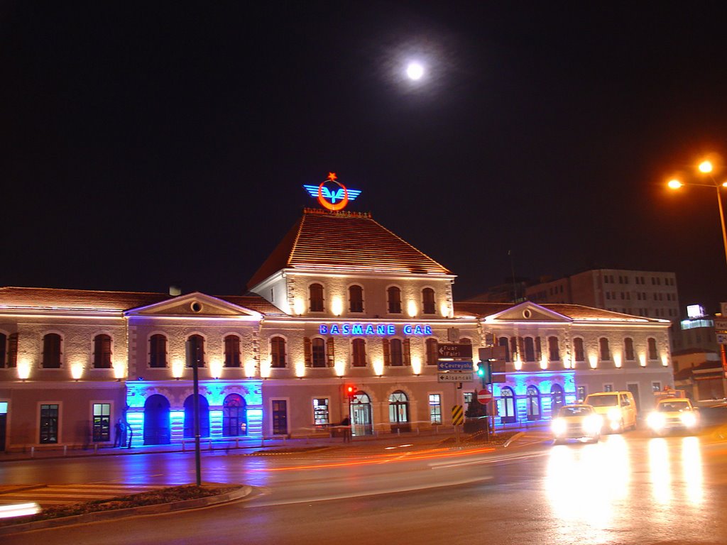 Tarihi önemi olan "BASMANE GAR"; izmir by Yılmaz Güner