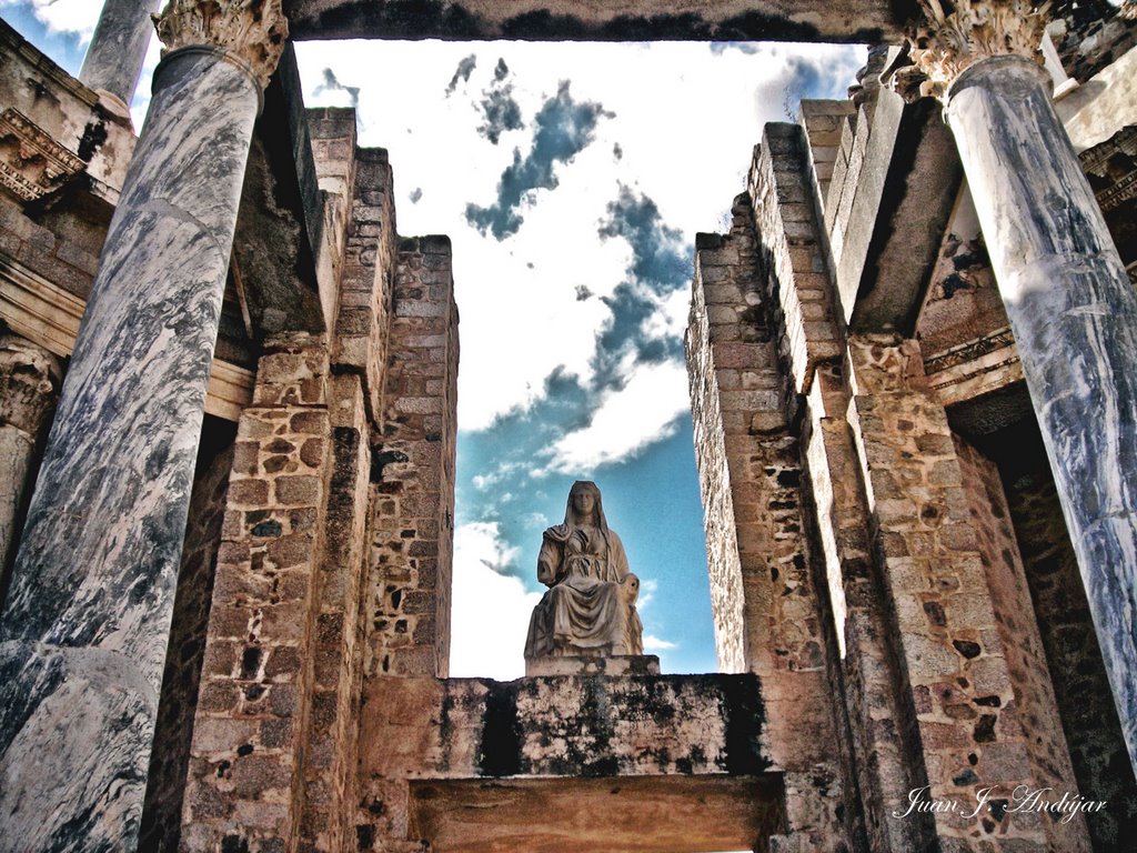 Teatro romano de Mérida. by Juan Jo. Andújar