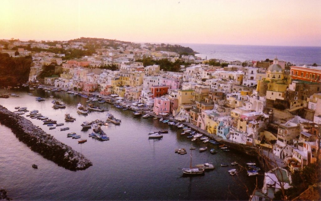 La délicieuse île de Procida by Denis Schneider