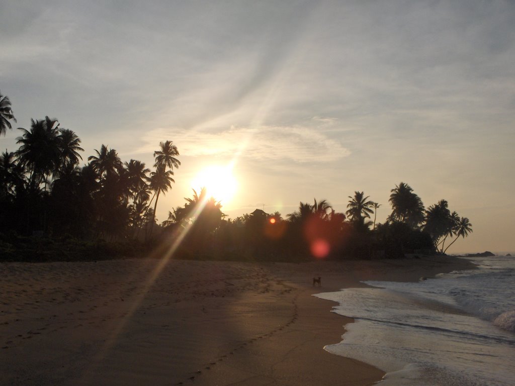 Dalawella beach/Unaatuna Sri Lanka/Sunrise by defunkt