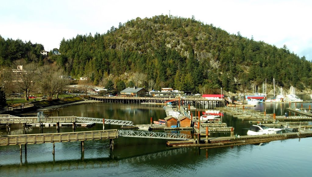 Horseshoe Bay; rather quiet and deserted in February... by frtzw906