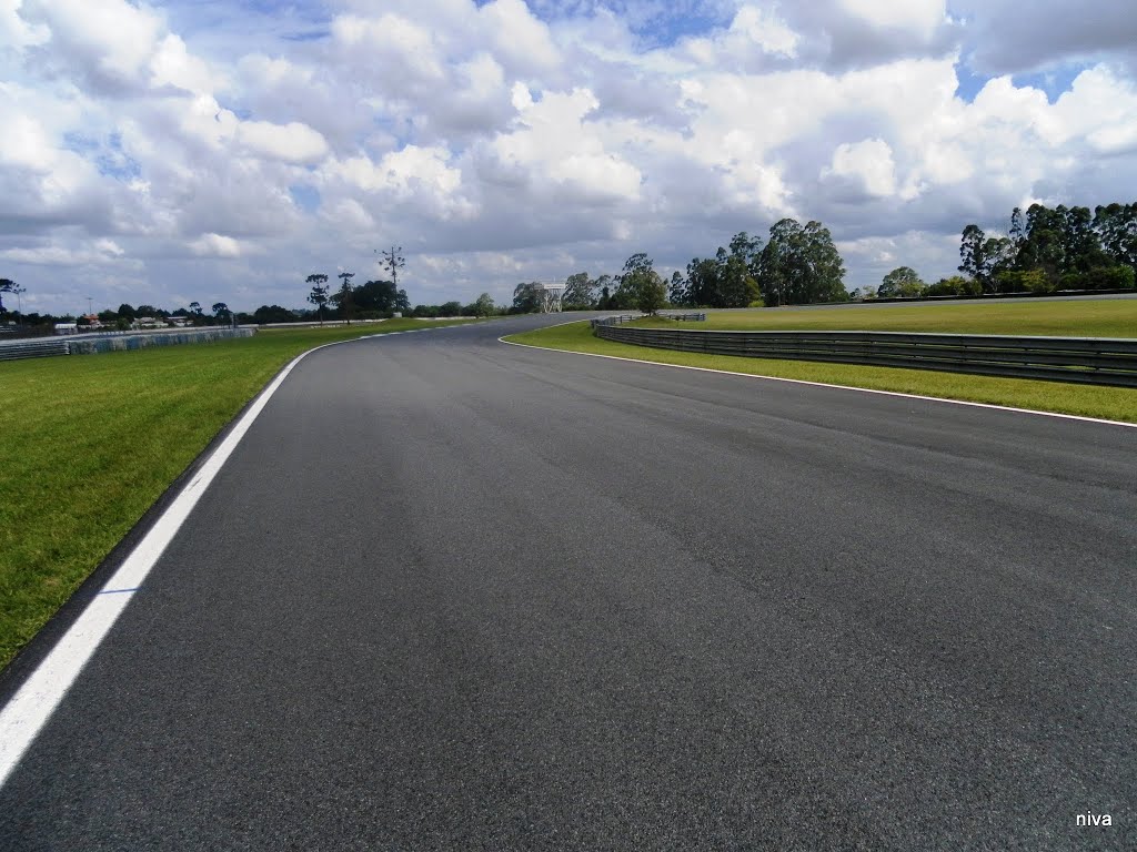 AUTÓDROMO INTERNACIONAL DE CURITIBA by Nivaldo T Weffort