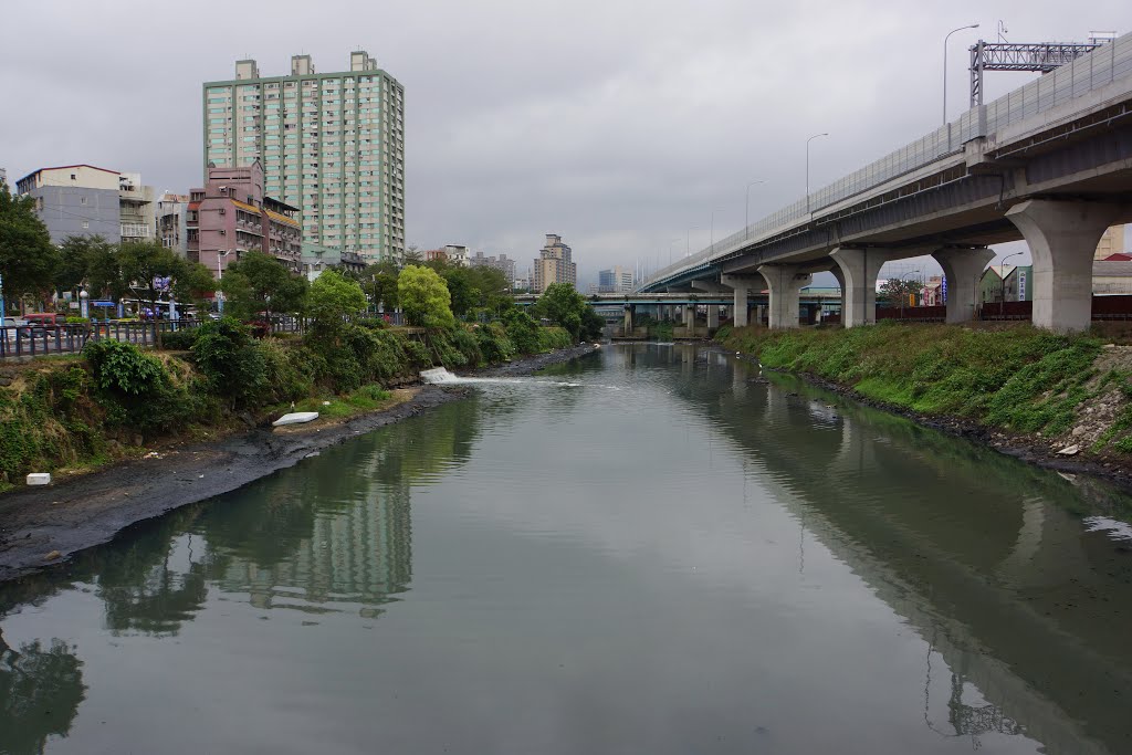 湳仔溝 Nanzai River by deekew