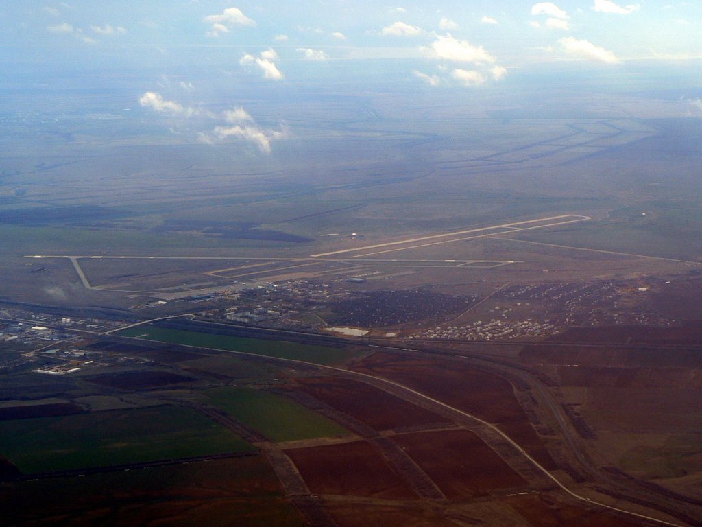 Airport Volgograd Gumrak, view on approach from the North by DXT 1