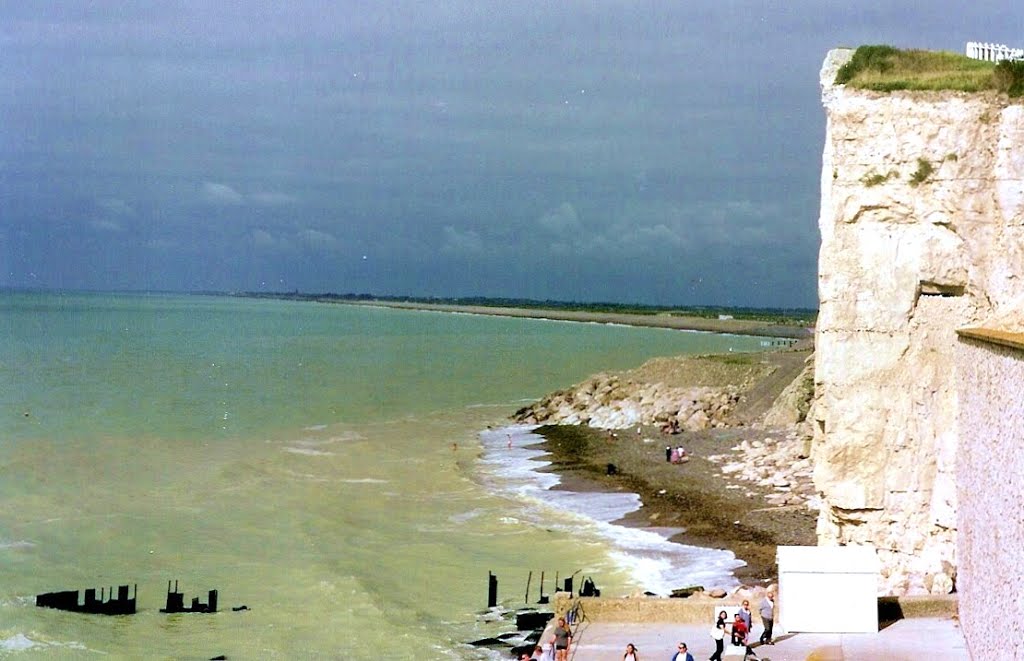 Ault, vue sur la baie de Somme by Pierre-André Leclercq