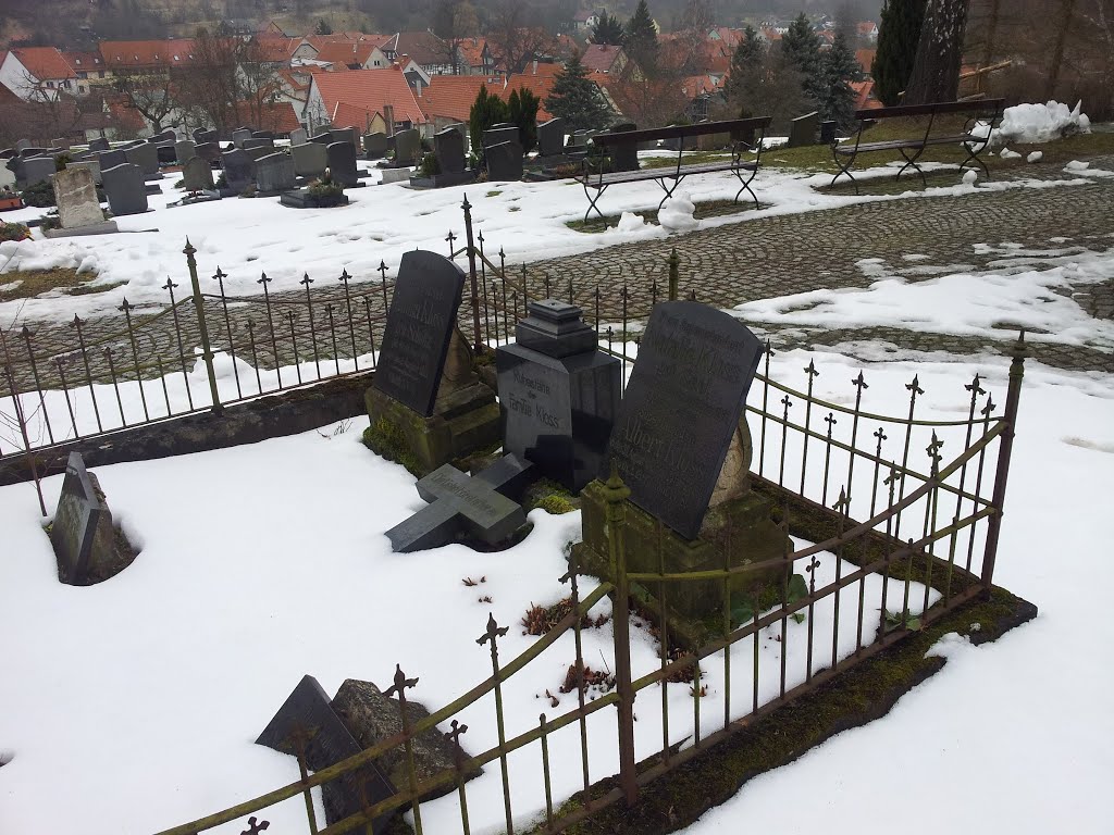 Friedhof und Kirche Sankt Bartholomäus in Geraberg by Gerandalf