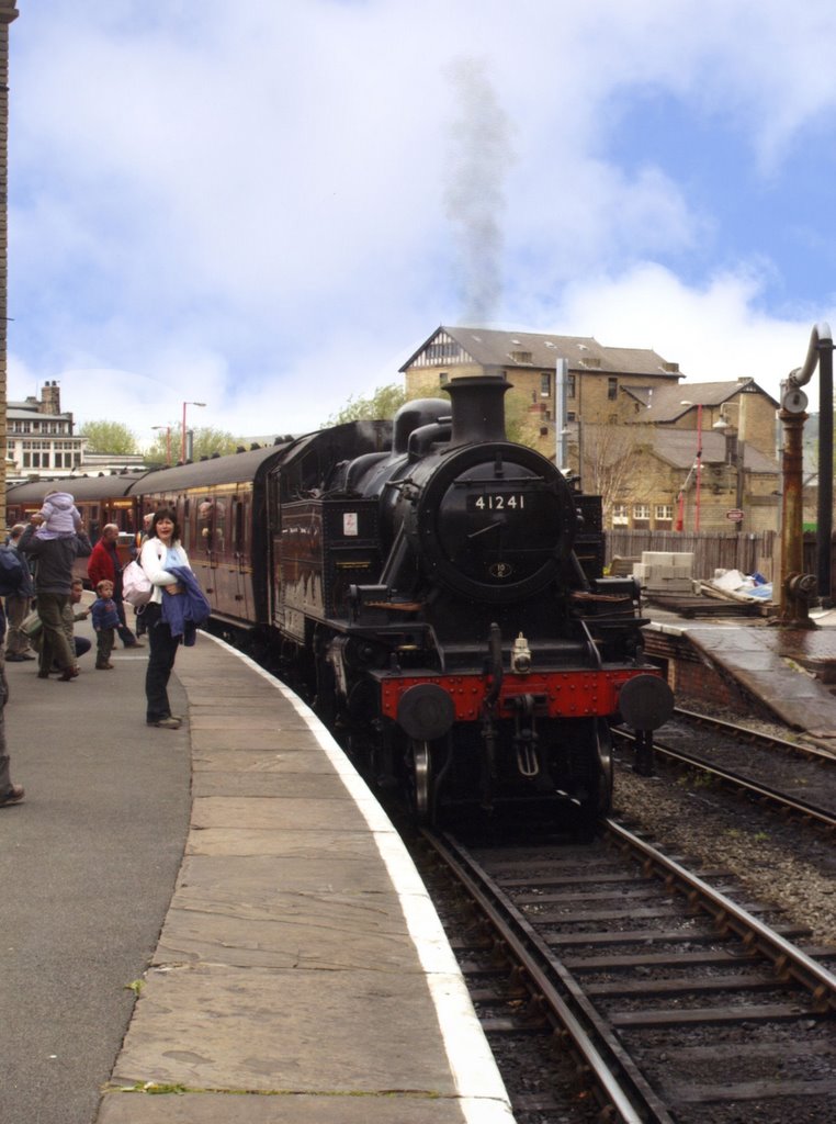 Train in station by peter.smith 1059